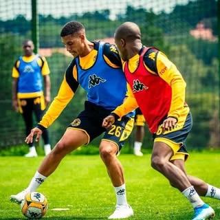 Fleurs, (Fair man in yellow jersey), a Kaizer Chiefs defender, was shot during a hijacking in April last year.