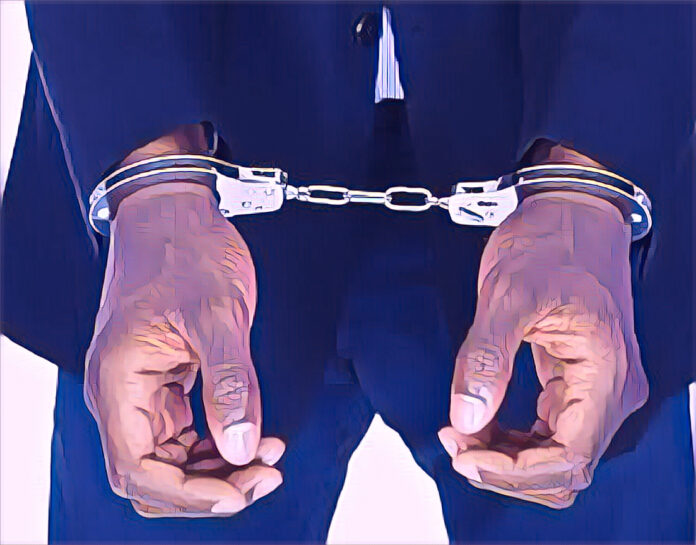 South African authorities arrested a man at the Eswatini border with R419,000 in a plastic bag. Investigations are ongoing.