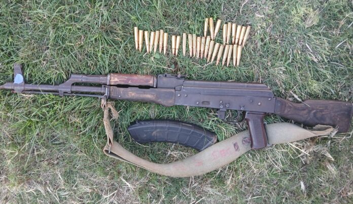 Unlicensed AK47 rifles seized in Qumbu arrests Two suspects arrested with unlicensed AK47 rifles and ammunition in Qumbu, OR Tambo District